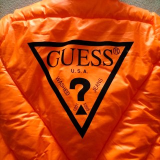 Plumífero niño Guess naranja talla 6-7 años