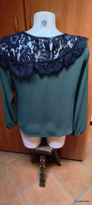 Camicetta donna verde con pizzo nero
