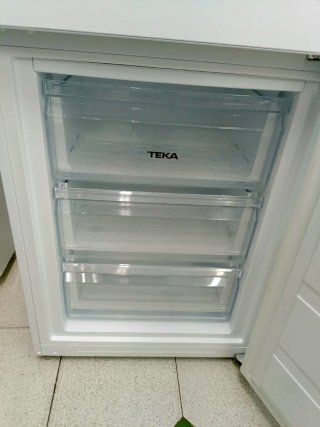 Nevera marca Teka 185/60cm clase A+ con garantia