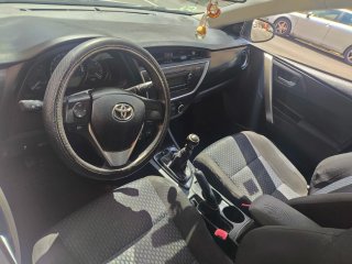 Toyota Auris 2015