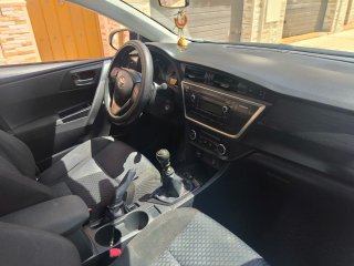 Toyota Auris 2015