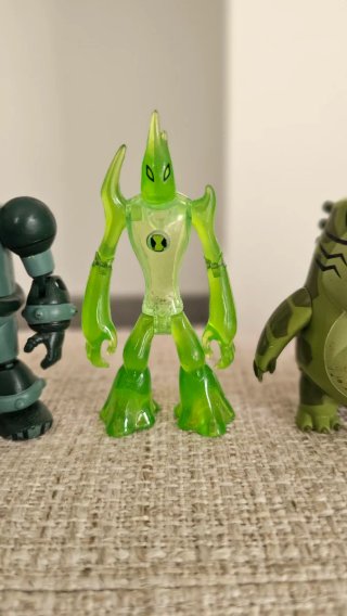 Lotto 3 Action Figure Ben 10 Ultimate Alien