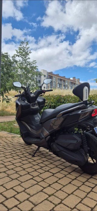 Kymco 360 DTX Maxi Scooter Negra/Gris