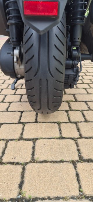Kymco 360 DTX Maxi Scooter Negra/Gris
