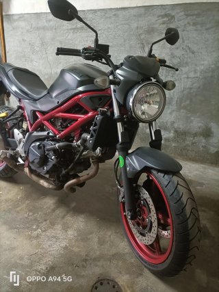 Suzuki SV650 Naked 2020 Negra/Roja