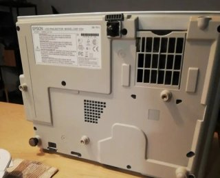 Proyector Epson con mando