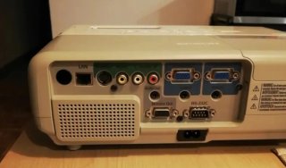 Proyector Epson con mando