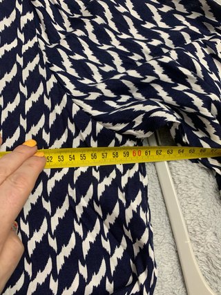 Camisa larga estampada con etiqueta