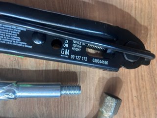Kit Gato y Llave Ruedas Opel Corsa D 2009