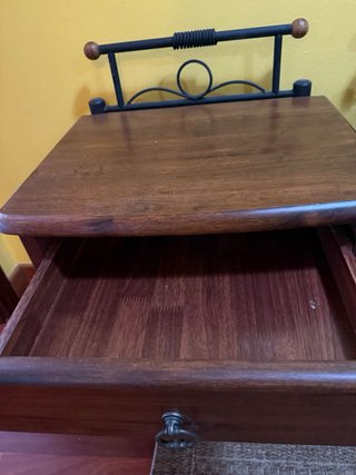 2 Mesitas de Noche Madera y Metal