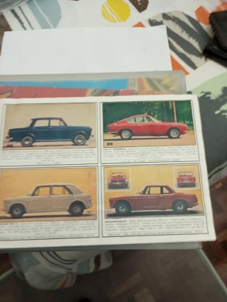Álbum de cromos Los coches más bonitos