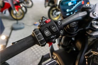 BMW M 1000 R .