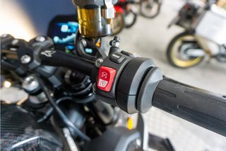 BMW M 1000 R .
