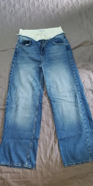 Pantalones vaqueros y chandal