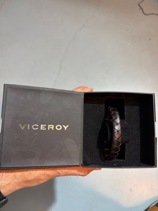 Pulsera Viceroy trenzada cuero.  Como nueva.