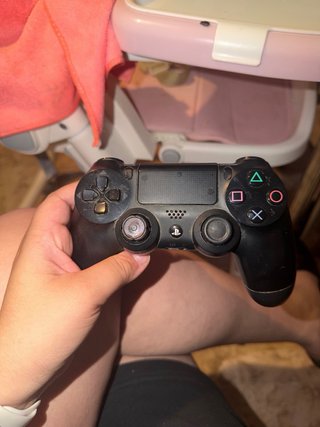 PS4 (PlayStation 4 slim)precio negociable