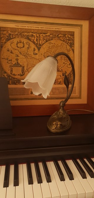 Lámpara de mesa estilo modernista. Dos unidades