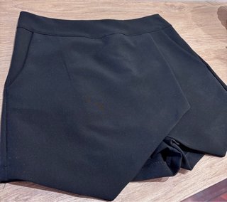 Pantaloncini neri