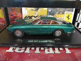Coche a escala 1:18