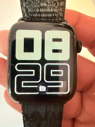 Apple Watch SE 44mm GPS (2024) (negociable)