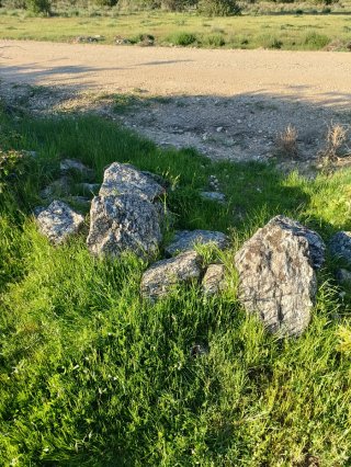 Piedra natural por camiones construcción y vallado