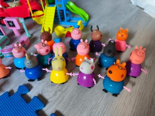 Lote de figuras y accesorios Peppa Pig