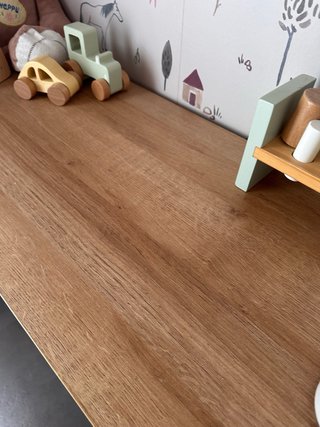 Aparador de madera y ratán