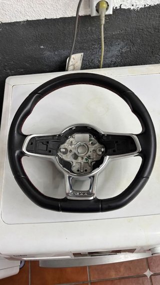 Volante Golf 7 GTI SIN AIRBAG NI BOTONES