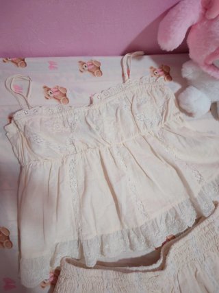 Conjunto beige crema pastel de Zara