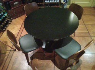 Mesa de comedor redonda y 4 sillas