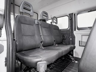 Peugeot Boxer Combi L2H2 9 plazas 140cv