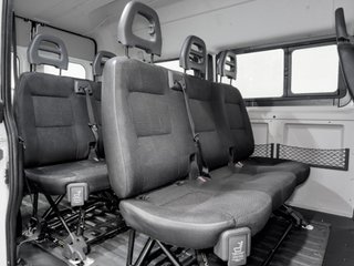 Peugeot Boxer Combi L2H2 9 plazas 140cv