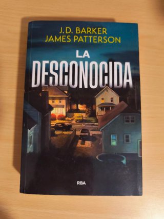 La desconocida -J.D.Barker