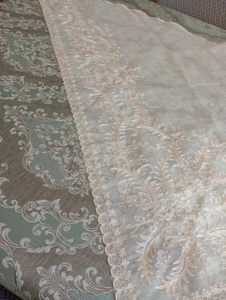 Manteletas falleras beige