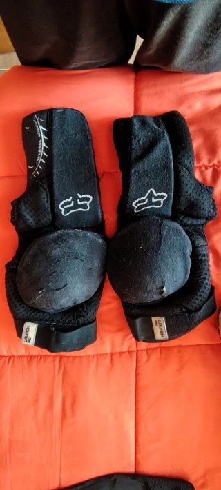 Rodilleras Fox Launch Pro Talla S/M URGE