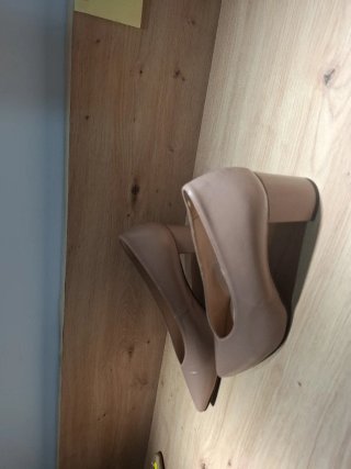 Zapatos de salón beige mujer