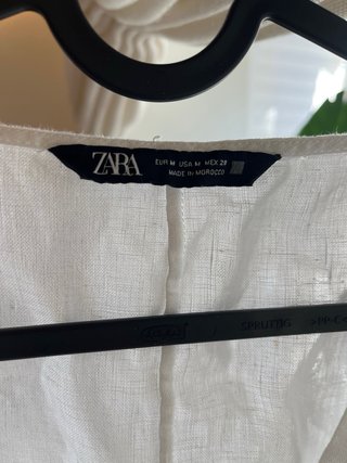 Blusa Zara blanca cropped nudo delantero