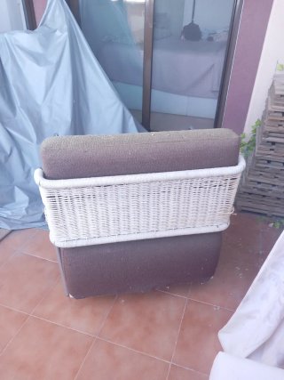 Sillón cómodo marrón y gris