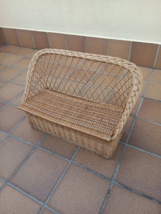 Banco baúl de mimbre