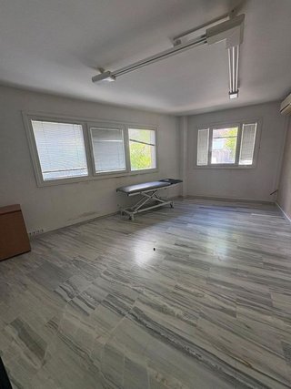 Local comercial en venta en Can Roca-Muntanyeta en Castelldefels