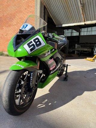 Kawasaki ZX-10R - Moto Deportiva Verde/Negra