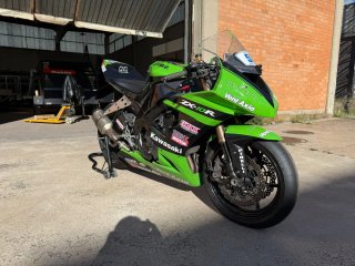 Kawasaki ZX-10R - Moto Deportiva Verde/Negra