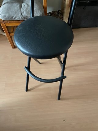 Banqueta alta negra para barra o cocina