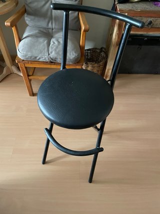 Banqueta alta negra para barra o cocina