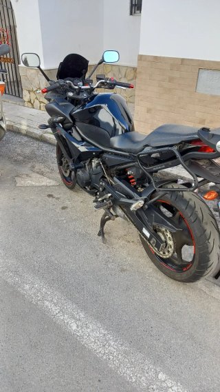 Yamaha XJ6 Negra