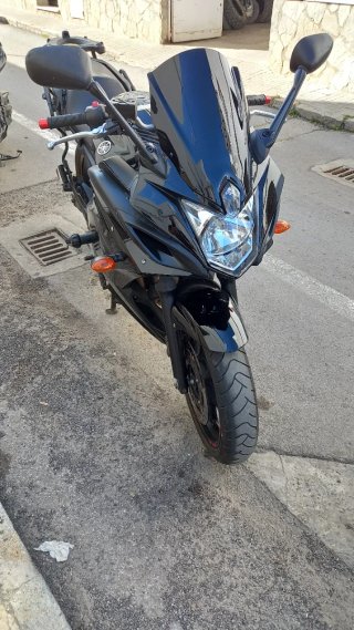 Yamaha XJ6 Negra
