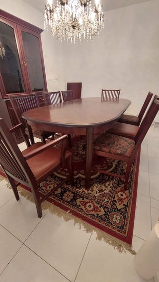 Comedor madera maciza clásico mesa y sillas