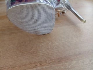 Zapatos de tacón transparentes