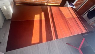 Mesa comedor y las sillas estan en perfecto estado