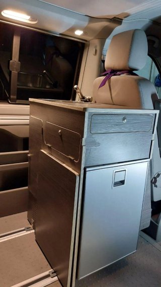 Mueble Fregadero y Nevera Camper